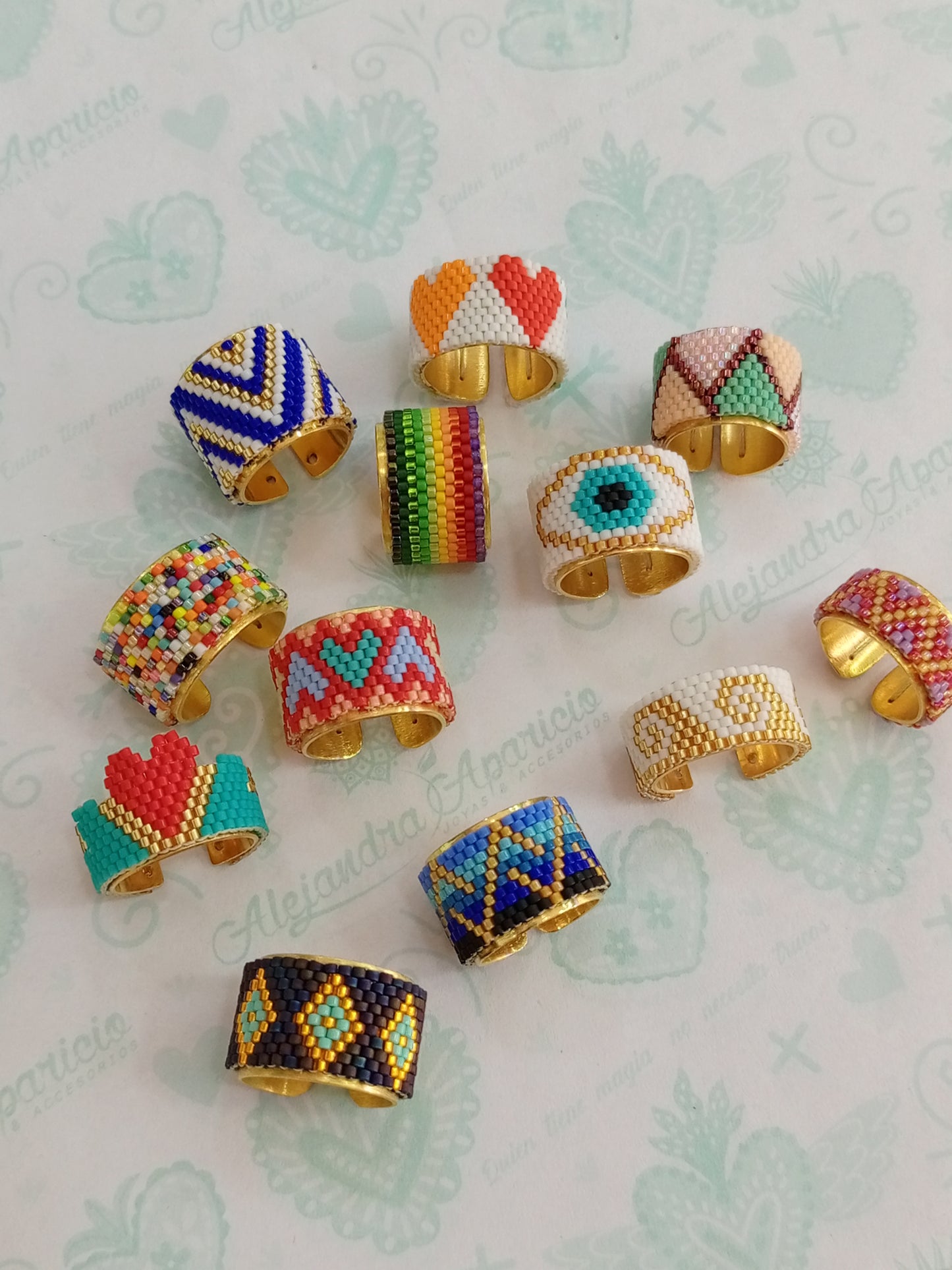 Anillos en miyuki y base de bronce