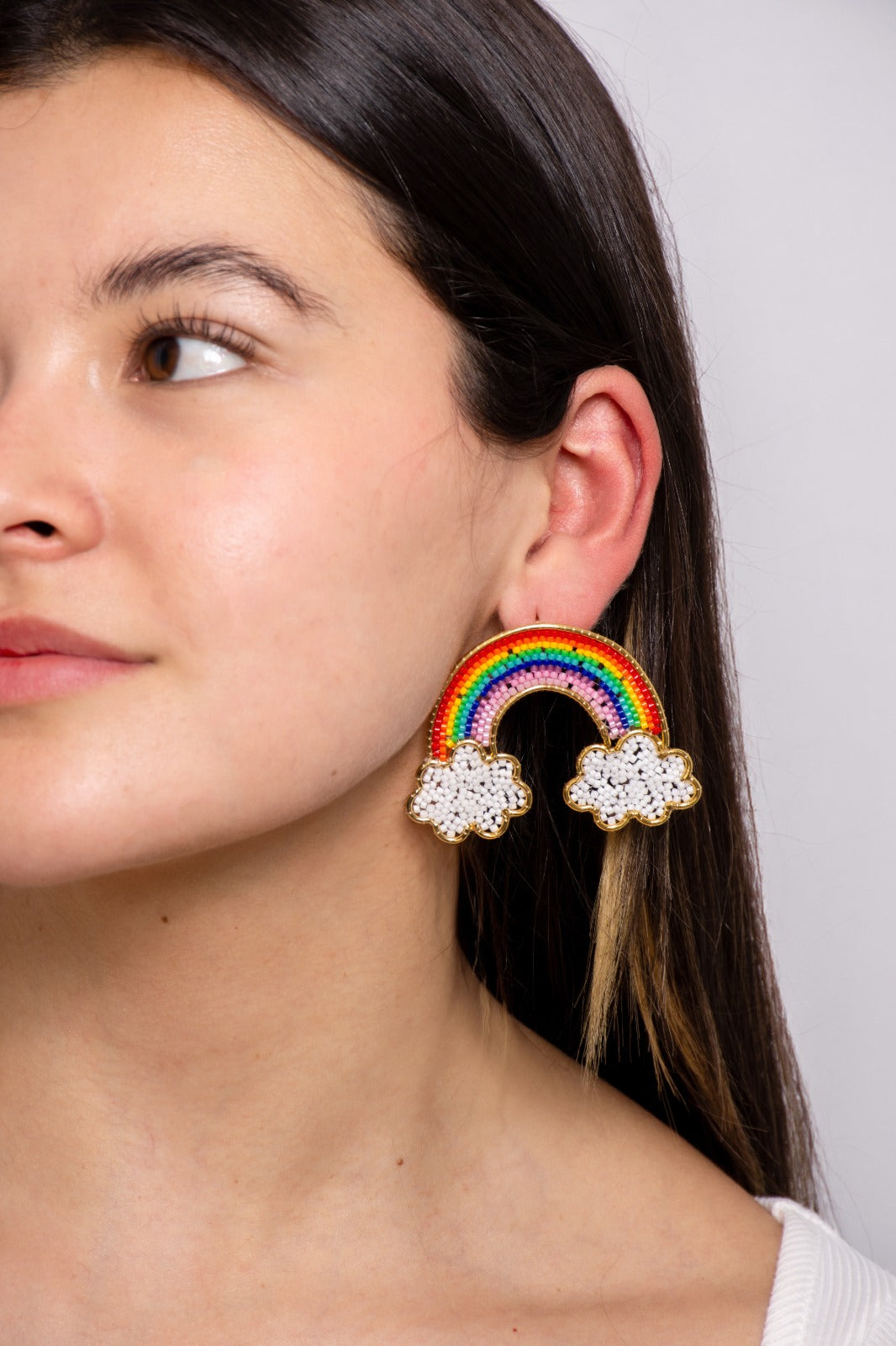 Arete arco iris nube