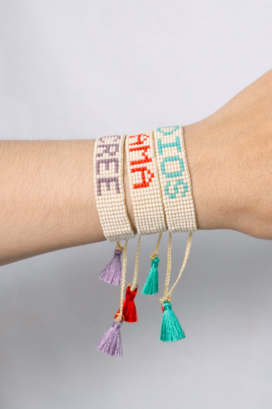 Set de 3 pulseras Dios, ama, crece