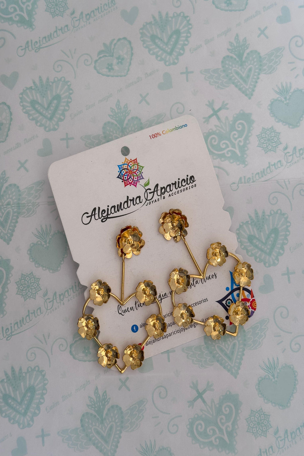 Aretes Corazón de Flores