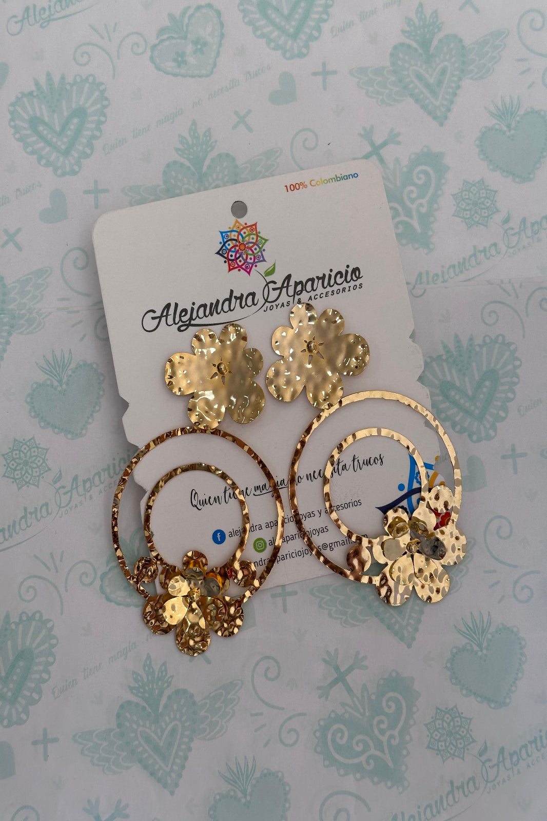 Aretes en Flores Martilladas