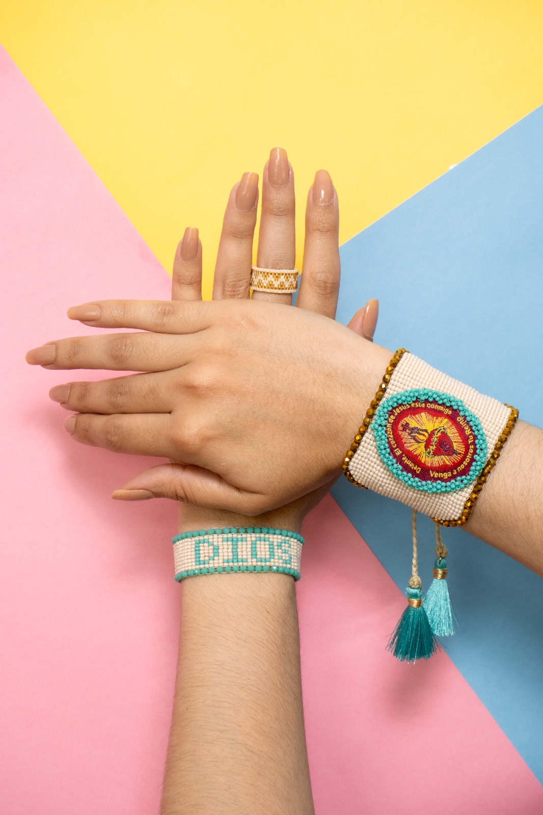 Set de pulsera religiosas tejidas en mostacilla checa